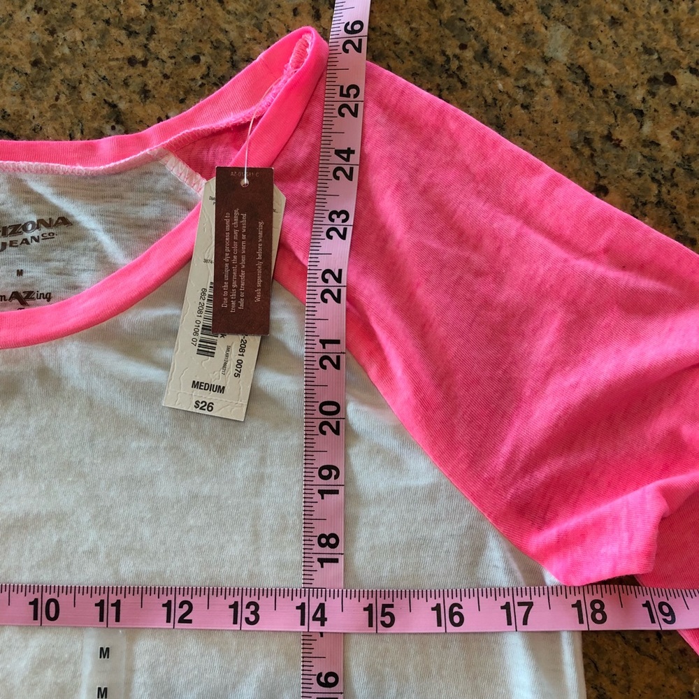 LAST ONE: MEDIUM NWT M PINK AND WHITE BASEBALL TEE - Picture 4 of 5